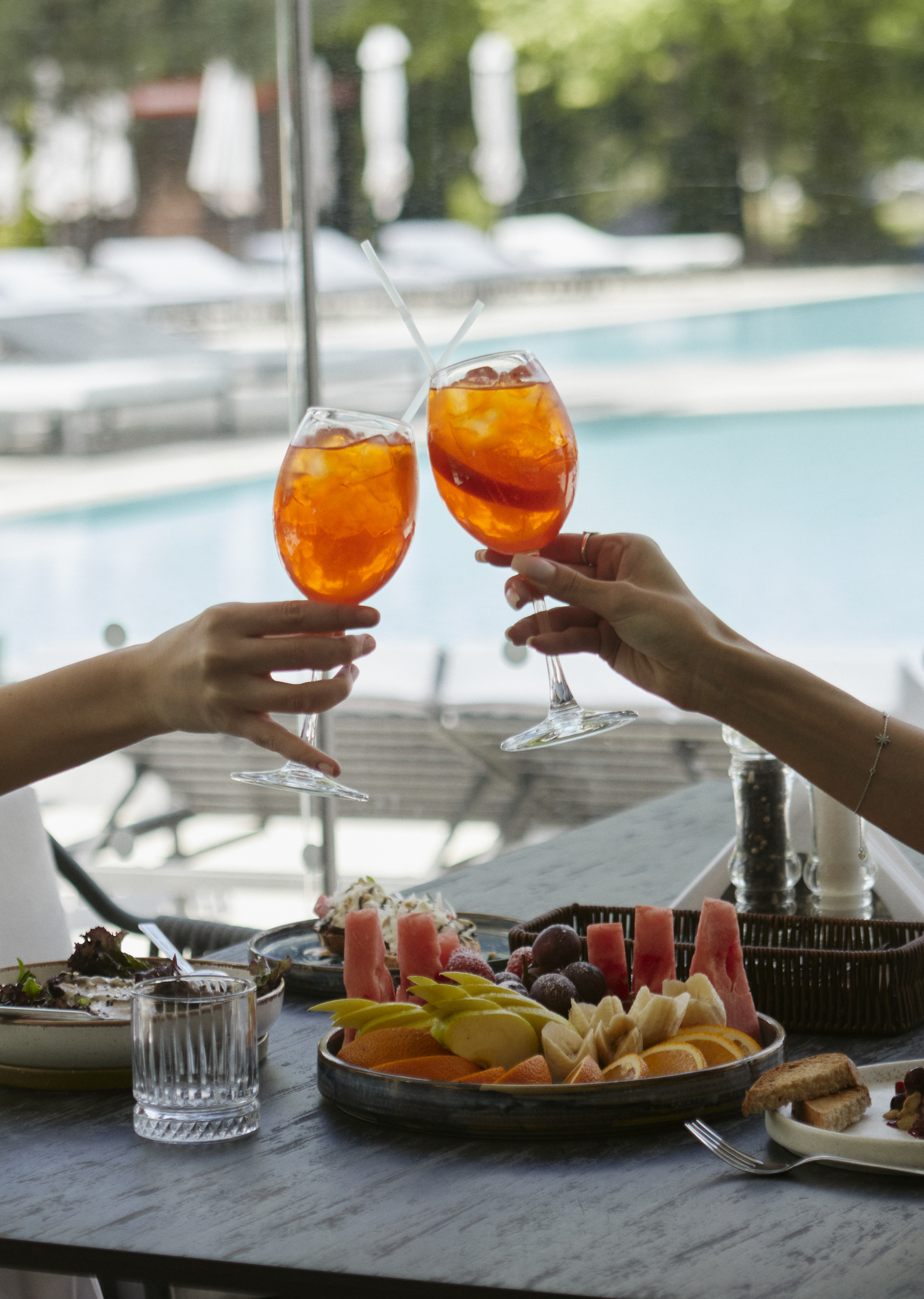 Brunch у бассейна - LEVEL CUP